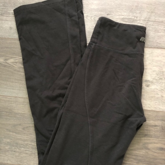 Yoga pants - Picture 2 of 2